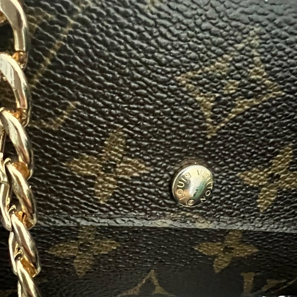 Louise Vuitton Sarah Wallet - Picture 7 of 8